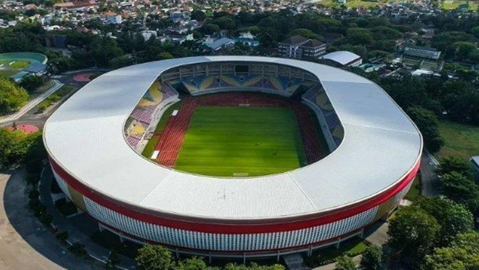 Rumput Menguning Stadion Manahan Jadi Sorotan FIFA