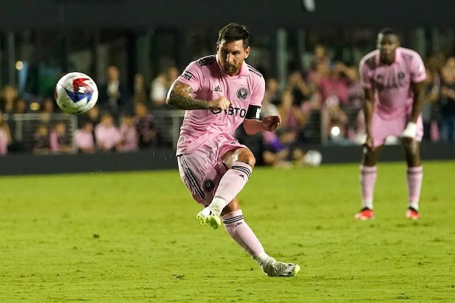 Sergio Aguero Beberkan Alasan Messi Pindah ke Inter Miami