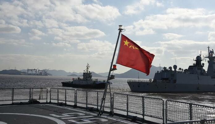 Kapal Rusia dan China Menyerang Kapal Selam Musuh dalam Latihan Gabungan