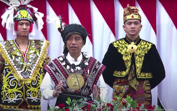 Mengenal Baju Adat Tanimbar yang Dikenakan Presiden Jokowi di Sidang MPR