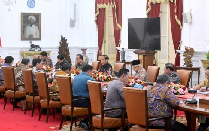 Jokowi Minta Moda Transportasi Publik Utamakan Kemudahan dan Efisiensi