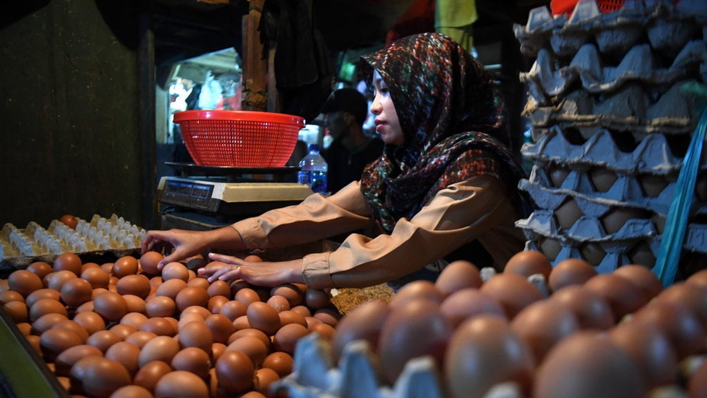 Harga Daging Ayam, Bawang Merah, dan Telur Menyumbang Deflasi di Indonesia