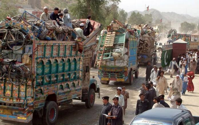 Pakistan Usir 1,7 Juta Pengungsi Afghanistan