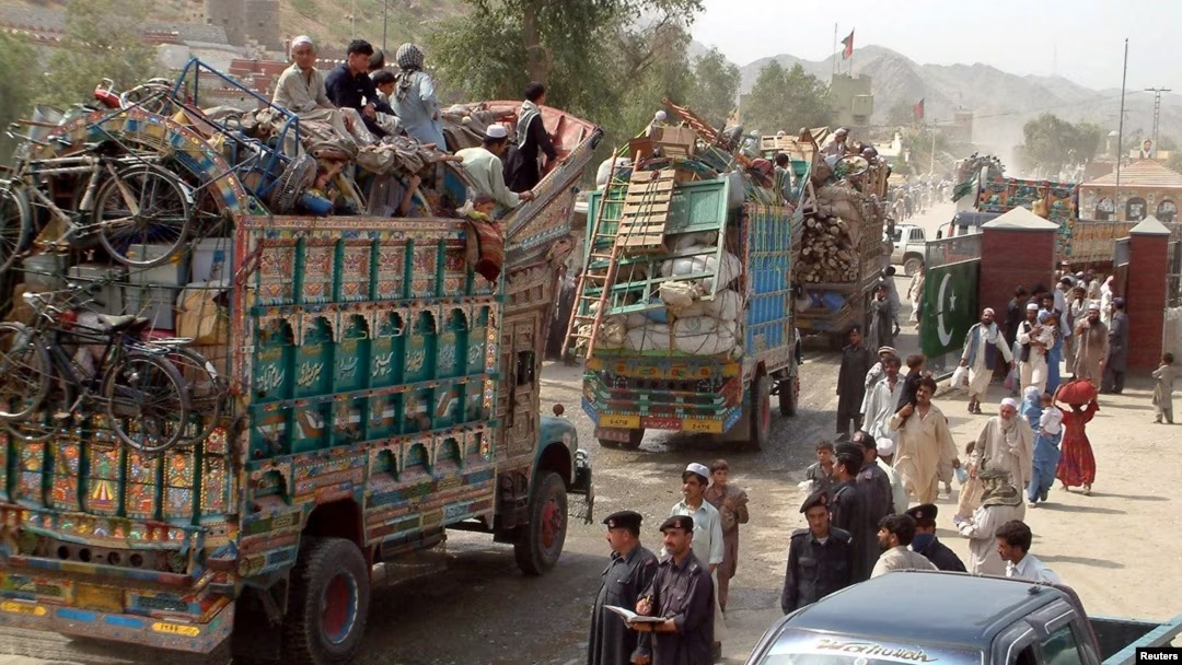 Pakistan Usir 1,7 Juta Pengungsi Afghanistan