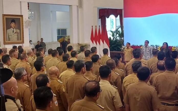 Presiden Jokowi Minta Pemerintah Daerah Ikut Bagikan Bantuan Sosial