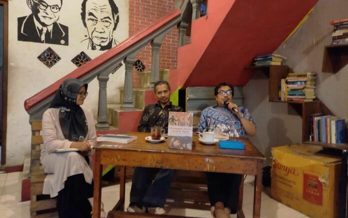 Gubuk Tulis Membincang Sastra dan Doa Solidaritas untuk Palestina