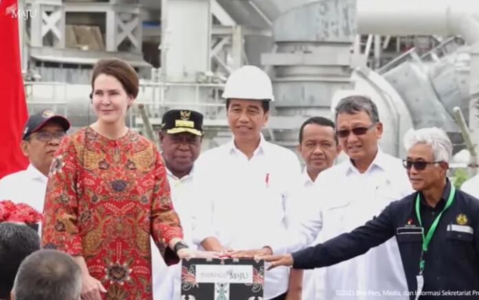 Jokowi Resmikan Kilang Gas Tangguh Train 3, Investasi Rp72,45 Triliun