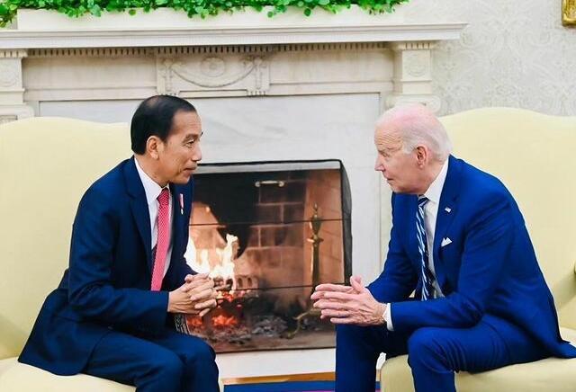 Presiden Jokowi saat bertemu Presiden Joe Biden di Gedung Putih pada Senin (13/11/2023).