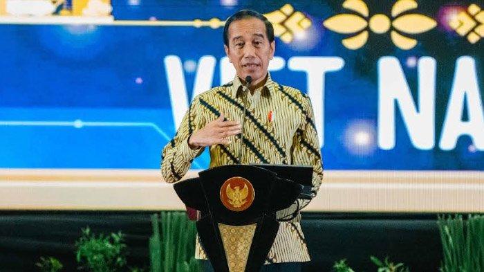 Jokowi Jokowi dalam acara Konvensi Kampus XXIX di Surabaya, Senin (15/1/2024).