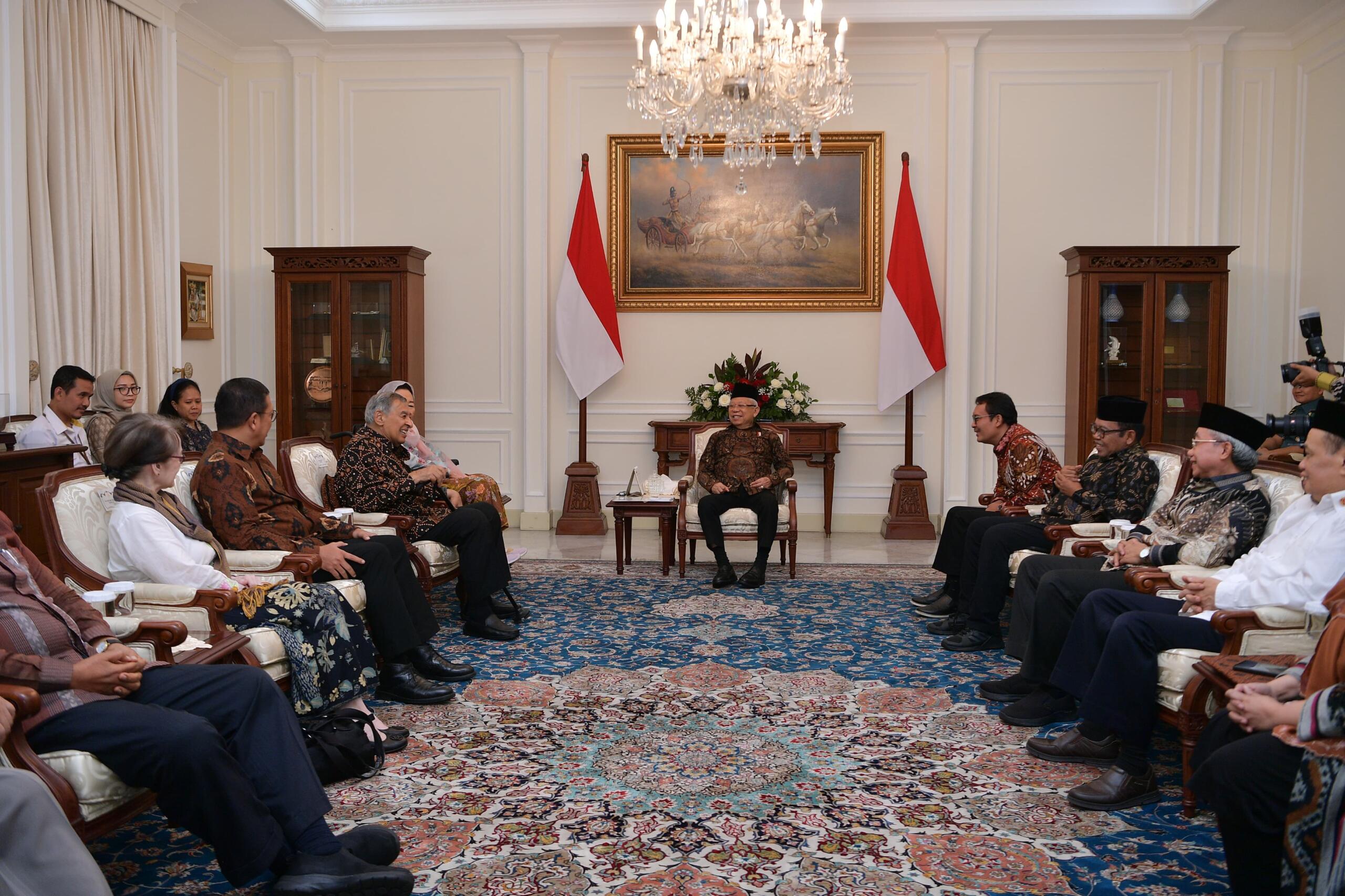 Wakil Presiden RI Ma'ruf Amin saat menerima audiensi sejumlah tokoh bangsa di Istana Wapres, Jakarta.