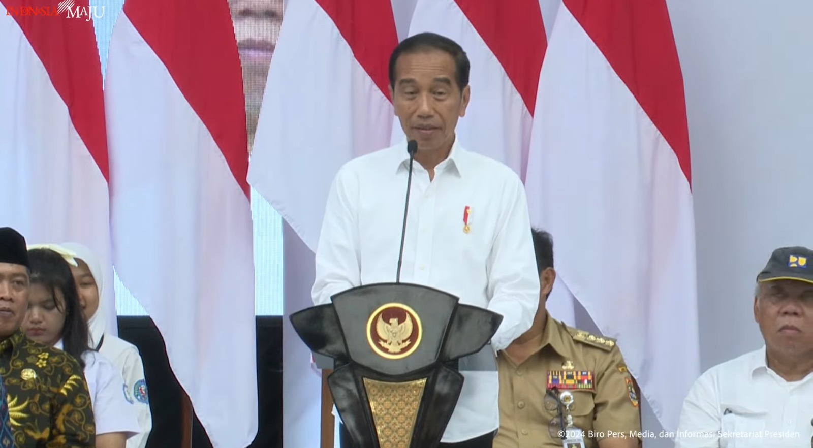 Jokowi saat menghadiri acara penyerahan bantuan Program Indonesia Pintar di Magelang
