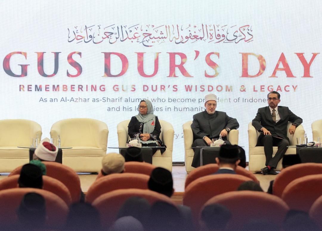 Peringatan Haul Ke-14 KH Abdurrahman Wahid (Gus Dur) berlangsung di Andalus Hall, Al-Azhar Conference Center (ACC), Nasr City, Kairo, Mesir.