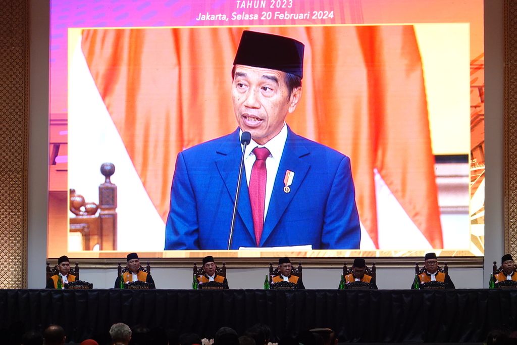 Jokowi saat memberikan sambutan pada Laporan Tahunan Mahkamah Agung di Jakarta Convention Center, Selasa (20/2/2024).