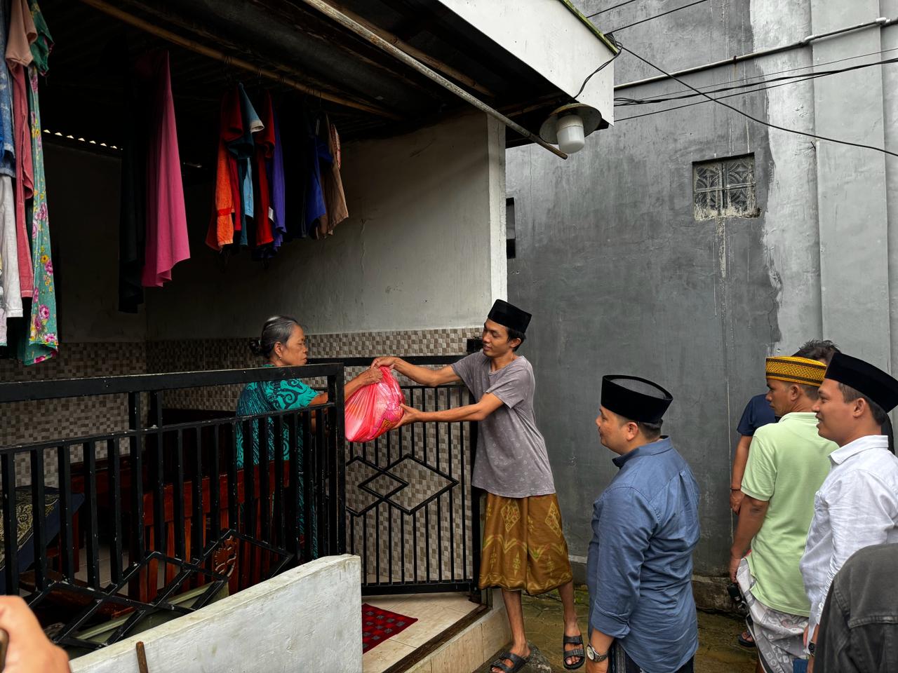 AJP-APHT Salurkan Bantuan untuk Korban Banjir