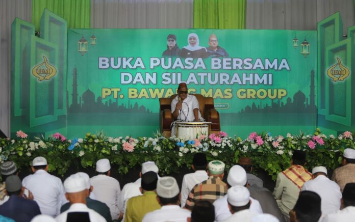 Gus Miftah dan Khofifah Buka Bersama Haji Her, Dhuafa hingga Anak Yatim