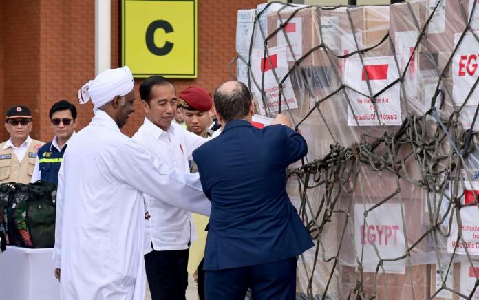 Jokowi Lepas Bantuan Kemanusiaan Rp30 Miliar untuk Palestina dan Sudan