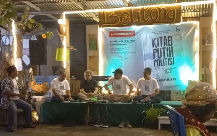 Launching sehimpun puisi "Kitab Putih Politisi" karya alm. Eman Hermawan.