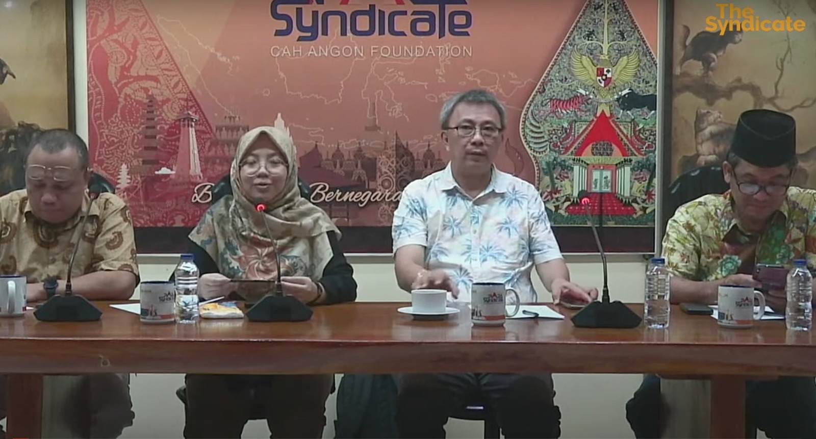 PARA Syndicate saat menggelar diskusi bertajuk “Buruk Pilpres, Akankah Berlanjut di Pilkada?” di Jakarta Selatan, Jumat, 21 Juni 2024.