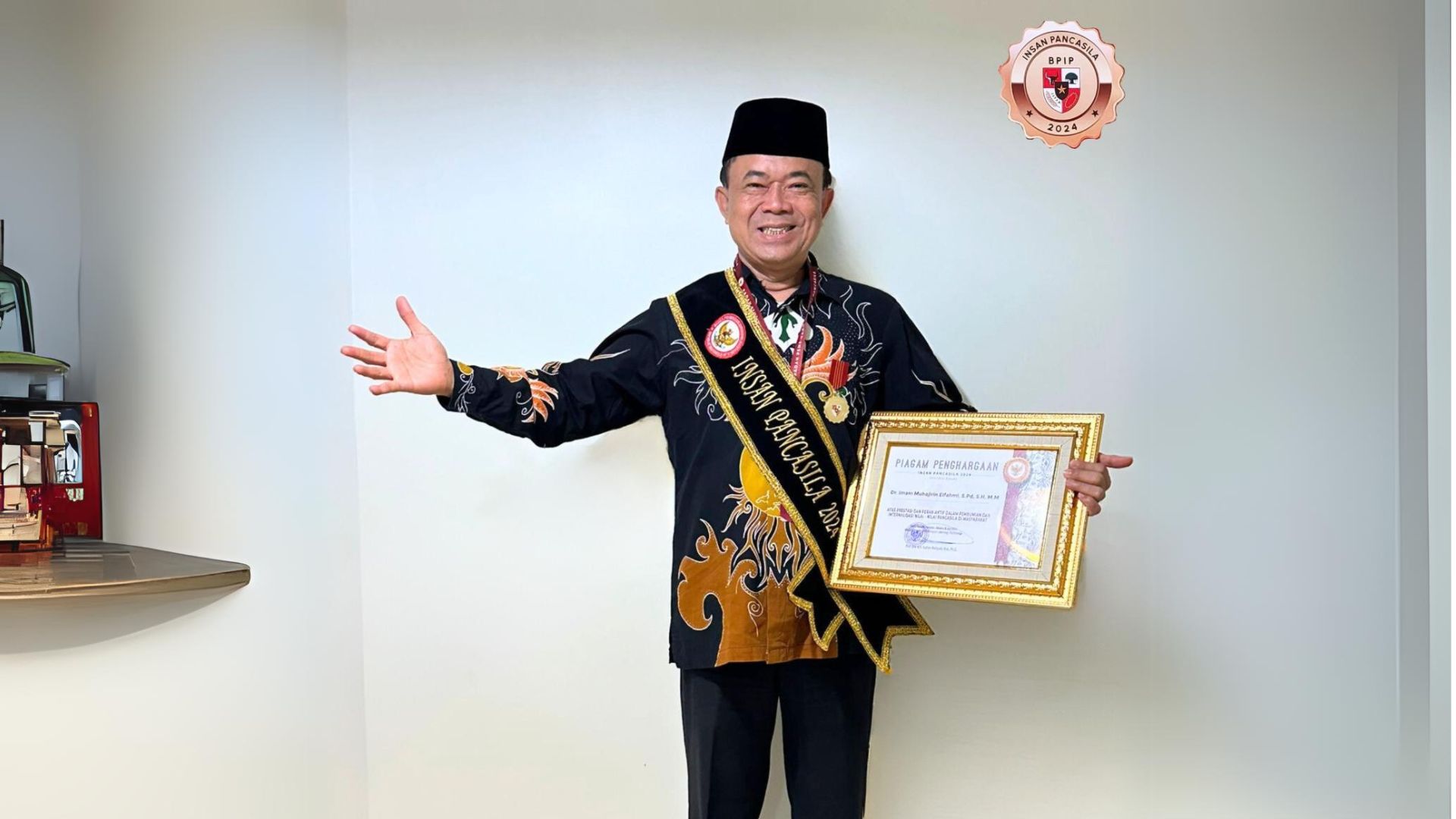 Coach Fahmi Raih Penghargaan Insan Pancasila 2024 atas Inovasi Pemberdayaan UMKM