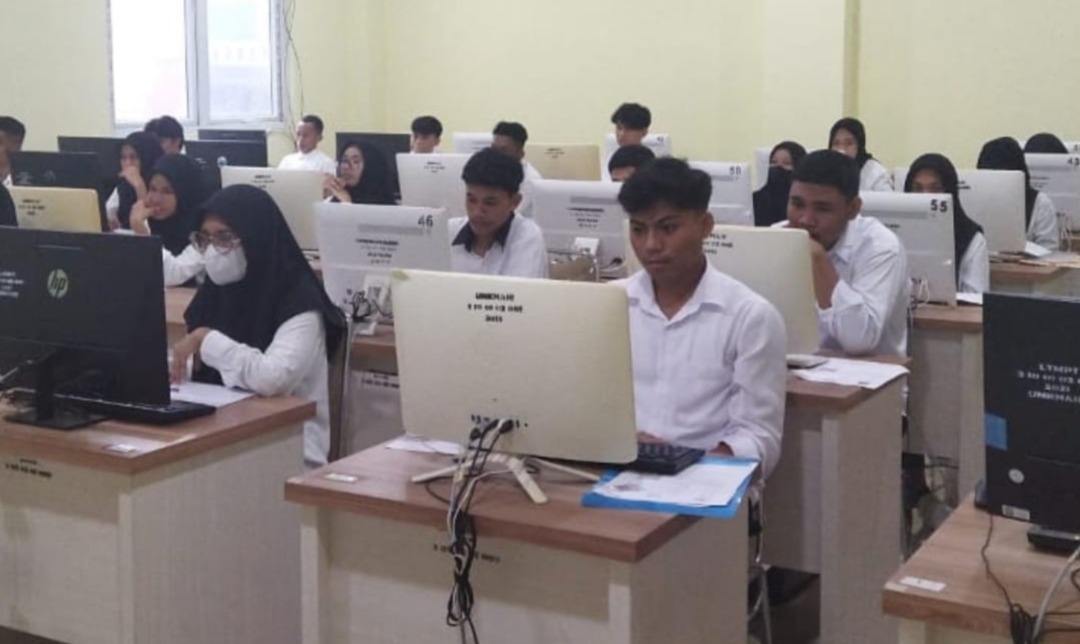 Para peserta UTBK di Universitas Khairun Ternate (Foto: Humas Unkhoir)