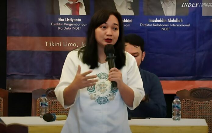Direktur Eksekutif INDEF, Esther Sri Astuti, dalam diskusi publik ‘Beban Utang Pemerintahan Mendatang’ di Jakarta, Kamis (4/7/2024).