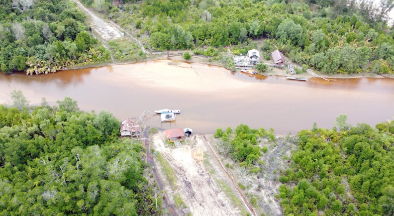 Sungai Pindada di Desa Mangkupadi Kawasan KIPI (Foto: Greenpeace)