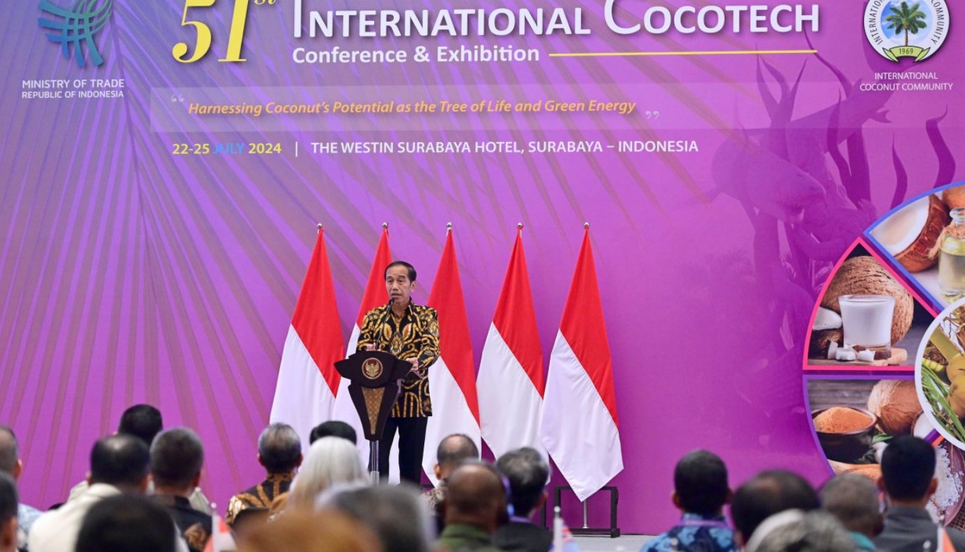 Jokowi saat membuka Konferensi dan Pameran Kelapa Internasional (Cocotech) ke-51 Tahun 2024, yang digelar di Ballroom Hotel Westin, Kota Surabaya, Provinsi Jawa Timur, pada Senin, 22 Juli 2024. (Foto: BPMI Setpres/Muchlis Jr)
