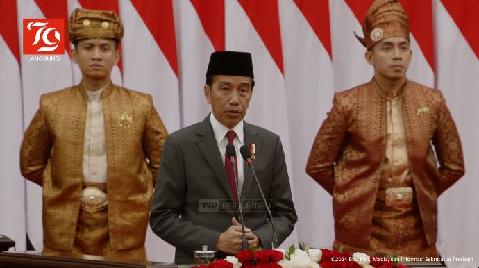 Presiden Jokowi Menyampaikan Keterangan Pemerintah atas Rancangan Undang-Undang Anggaran Pendapatan dan Belanja Negara (RUU APBN) Tahun Anggaran 2025 beserta Nota Keuangannya pada Rapat Paripurna Pembukaan Masa Persidangan I DPR RI Tahun Sidang 2024-2025 yang digelar di Gedung Nusantara MPR/DPR/DPD RI, Jakarta, Jumat (16/08/2024)