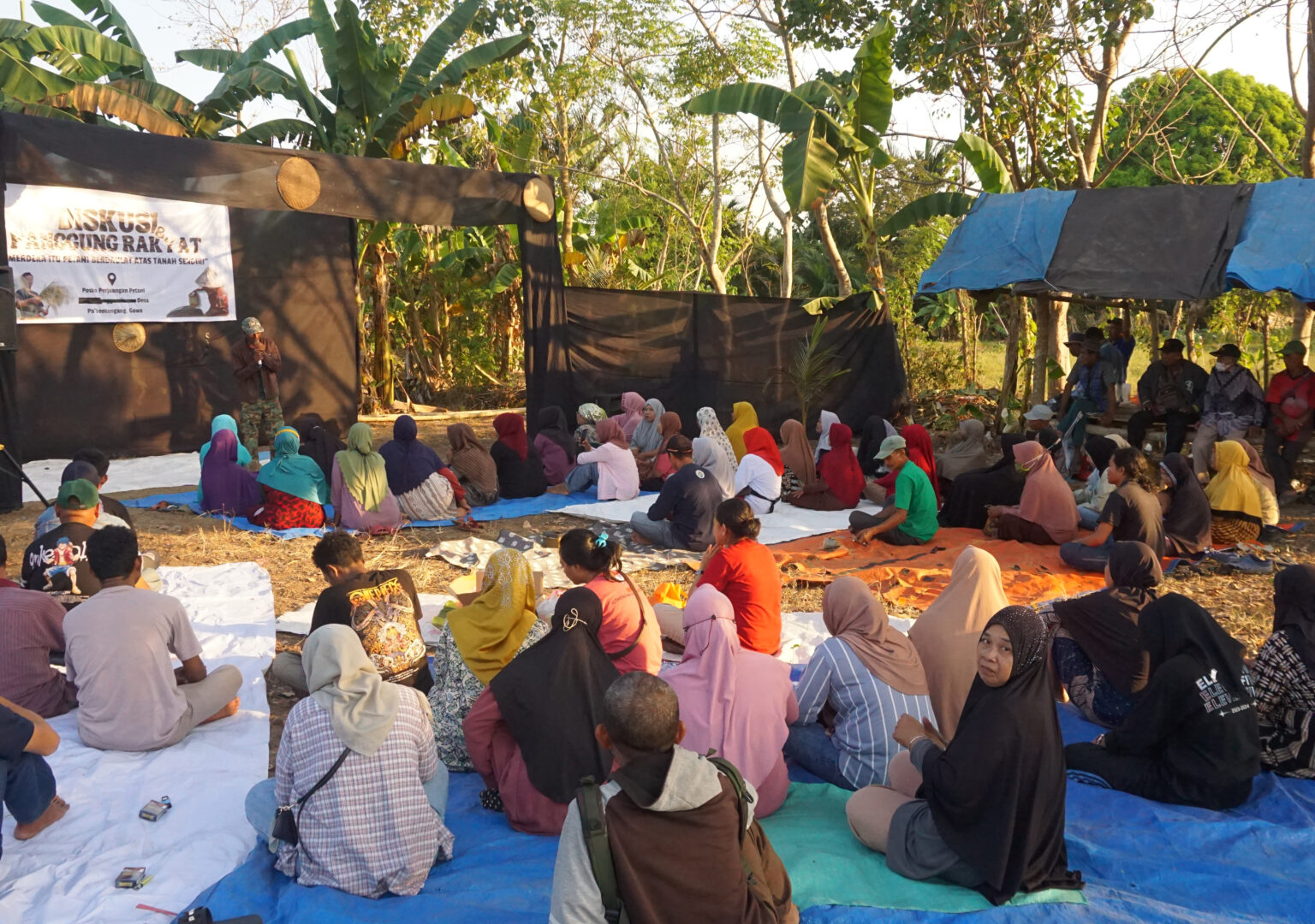 Panggung Rakyat di Posko Perjuangan Petani, Dusun Sunggumanai, Desa Pa’bentengang, Gowa (Foto: LBH Makassar)