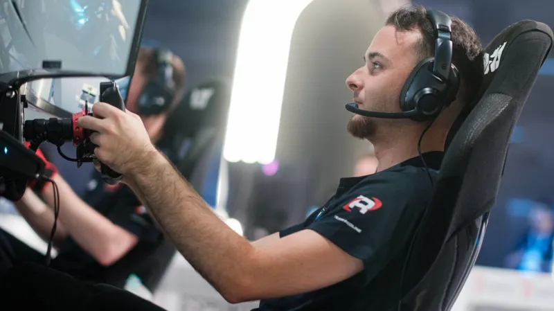 Luke Bennett Raih Juara Dunia di Esports World Cup, Bawa Pulang £100.000