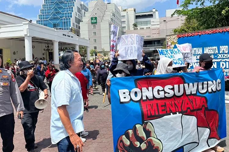 Aliansi Bong Suwung Tolak Penggusuran Paksa oleh PT KAI di Yogyakarta