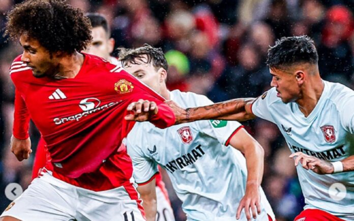 Tembok Kokoh! Mees Hilgers Tampil Gemilang Lawan Manchester United