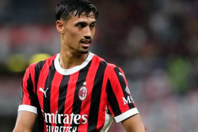 Tijjani Reijnders: Gelandang Bintang Indonesia yang Tolak Barcelona Demi AC Milan