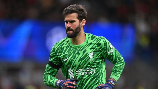 Liverpool vs Chelsea: Alisson Becker Absen, Caoimhin Kelleher Siap Gantikan