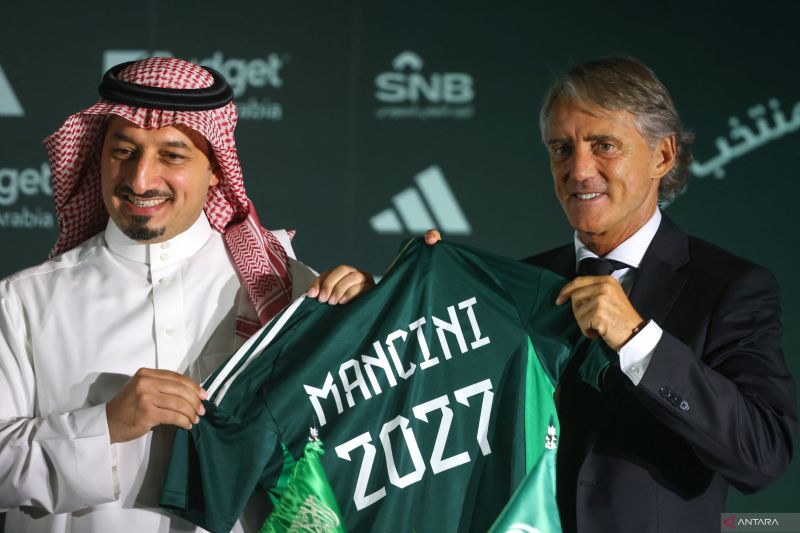 Roberto Mancini Menyesal Tinggalkan Timnas Italia untuk Arab Saudi