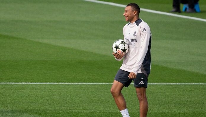 Saran Benzema ke Kylian Mbappe: Harus Fokus Sebagai Penyerang Tengah Jika Ingin Bersinar di Real Madrid