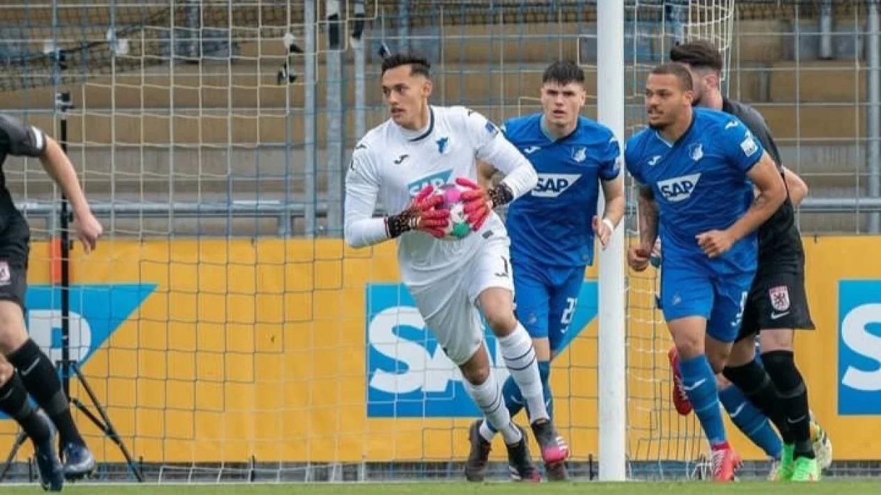 Daniel Klein Siap Naturalisasi, Masa Depan Kiper Keturunan Jerman untuk Timnas Indonesia