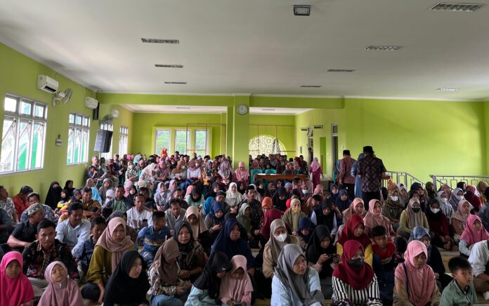 Kaisar Abu Hanifah Serahkan Bantuan PIP di Kulonprogo, Komitmen Perjuangkan Pendidikan Yogyakarta