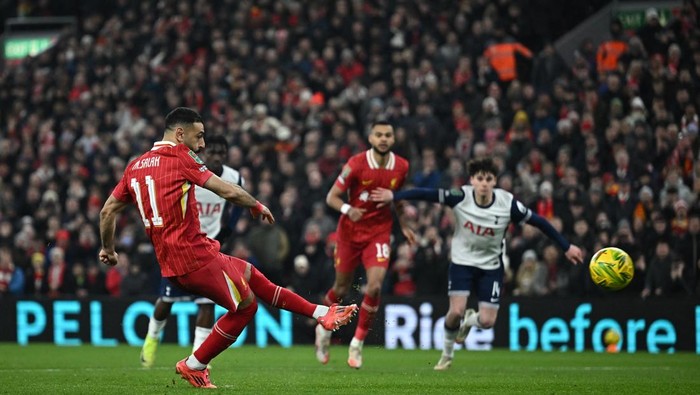 Liverpool Lumat Tottenham Hotspur, Melaju ke Final Piala Liga Inggris