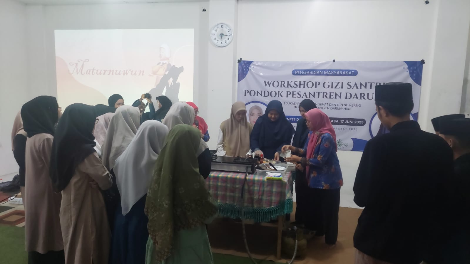 Edukasi Pola Makan Sehat dan Gizi Seimbang: FISIP UB, Lakpesdam NU, dan Poltekkes Libatkan Santri Kota Malang 